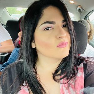 Meet your Posher, Isabel